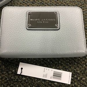 Marc Jacobs Classic Leather Zip Phone Wallet NWT